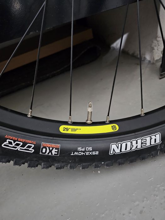 Vário Material novo de E-Bike Husqvarna LC6