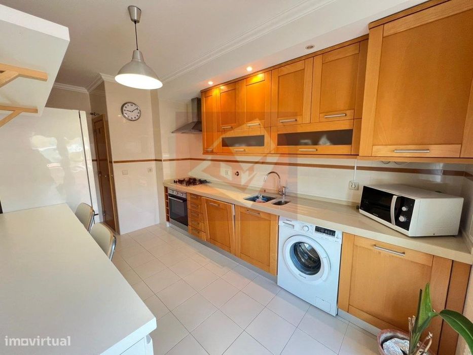 Apartamento T3 com Box em Caneças