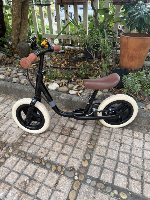Bicicleta de equilíbrio B’TWIN + capacete