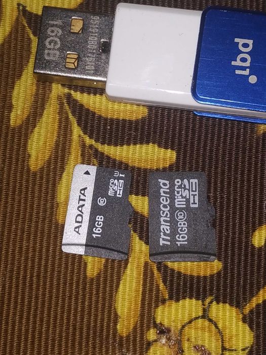 Флешка карта памяти 8 - 16 гб ц за 2 шт