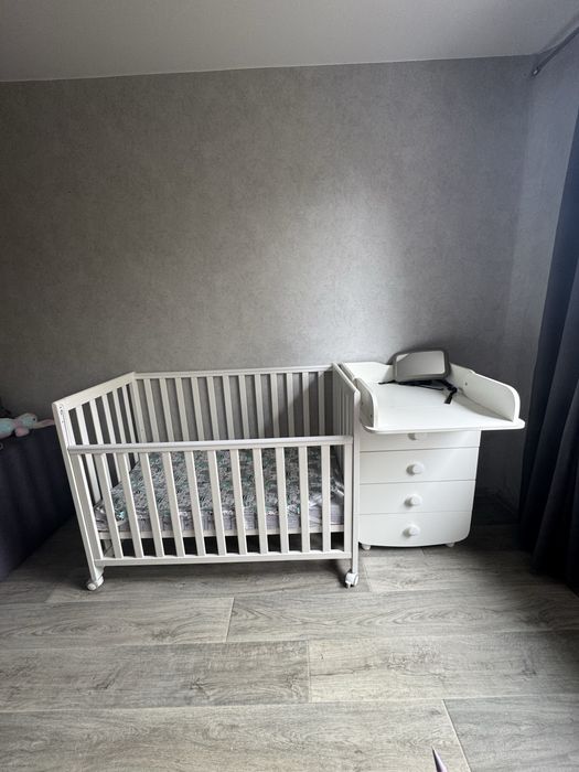 Ліжечко+ матрас + комод  Верес + кокон + мобіль + постіль+ дзеркало