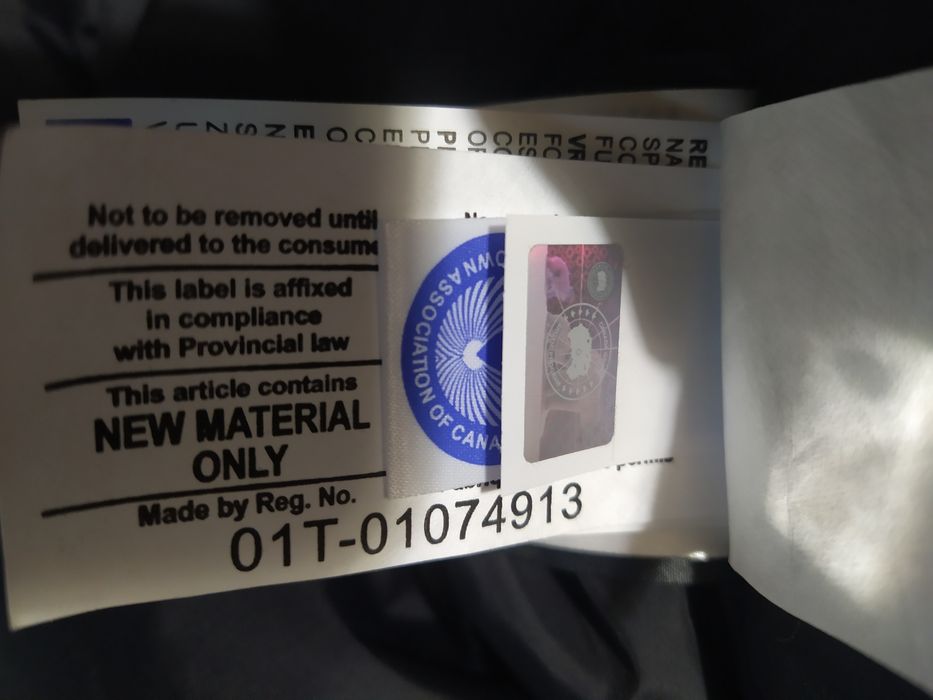 Чоловічий пуховик Canada Goose