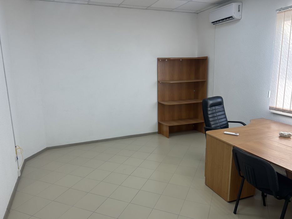 Офіс в Рованцях