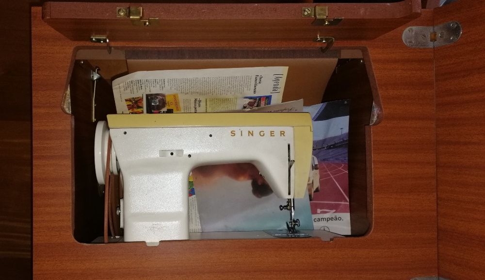 Máquina de costura Singer Zig Zag 247C