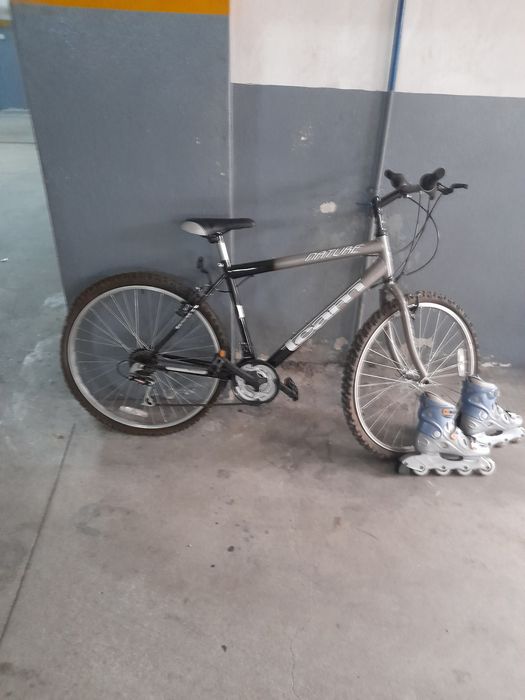 Bicicleta praticamente nova