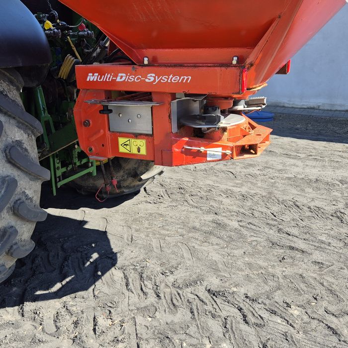 Rozsiewacz nawozów Kuhn MDS 921