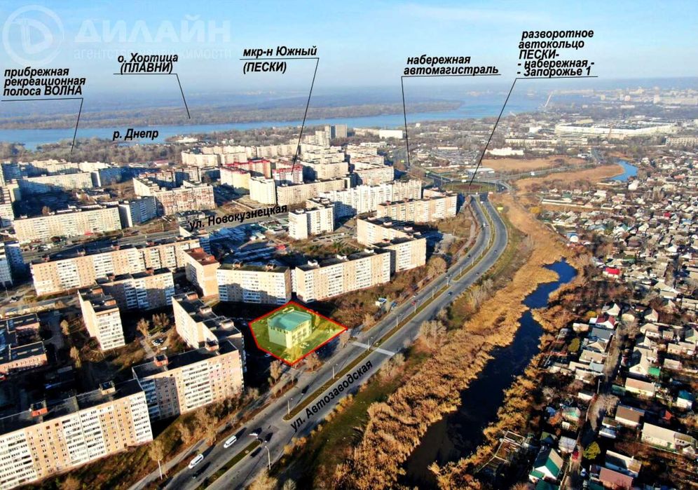 Здание на Южном микрорайоне, на фасаде улицы