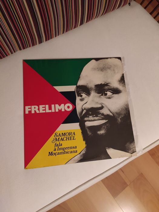 Samora Machel vinil fala à imprensa moçambicana. Raridade. Excelente.