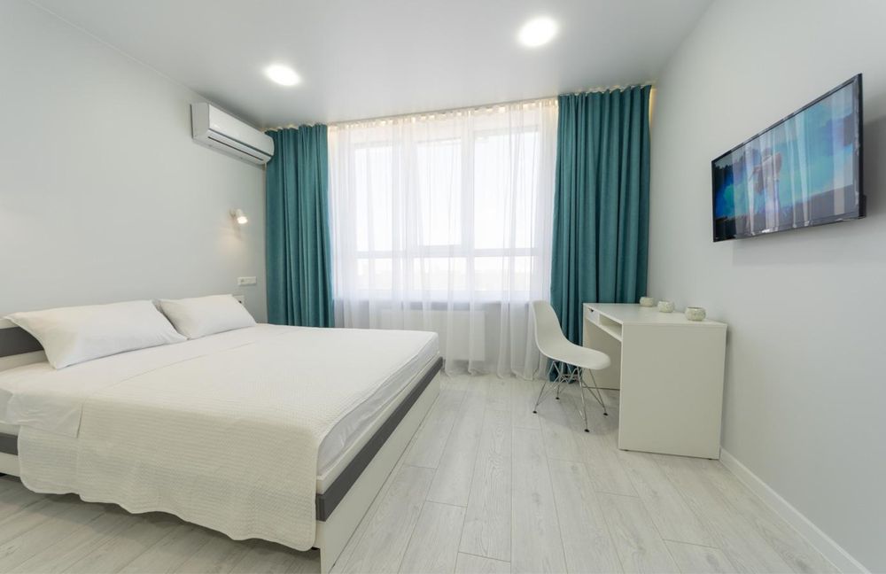 Подобово, за 5 хв. від метро, затишна студія, у будинку з Генератором.