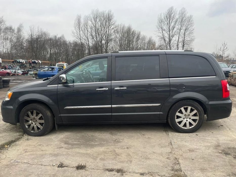 4128. Drzwi Przesuwne Lewy Tył Chrysler Grand Voyager V Lift 2011R (2010–2016) - Wysyłka