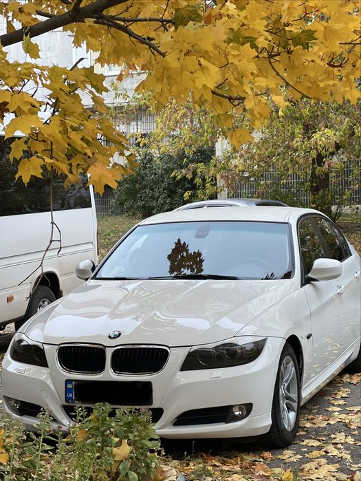 BMW 318 2011 Автомат