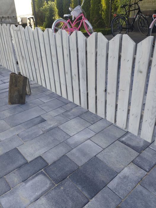 Płotek sztachety płot ogrodzenie rabatka