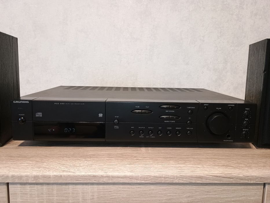 Zabytkowy amplituner z CD