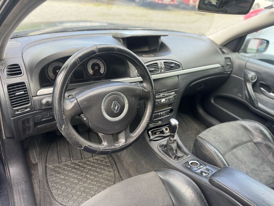 Renault Laguna 2.0 diesel 150 cavalos ano 2006 em bom estado geral.