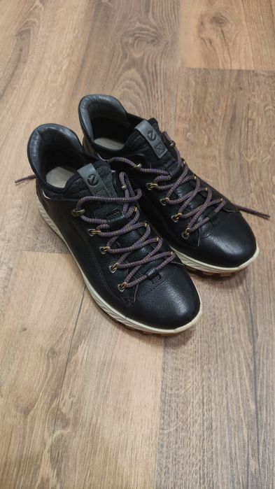 Женские кроссовки ecco