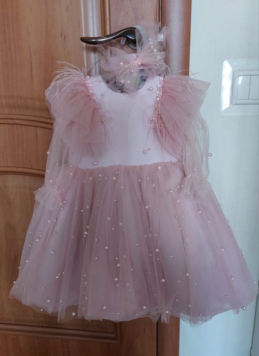 Продам плаття на 1 рік