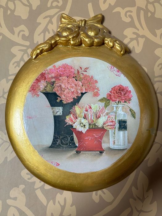 Картины - медальоны керамические разные.