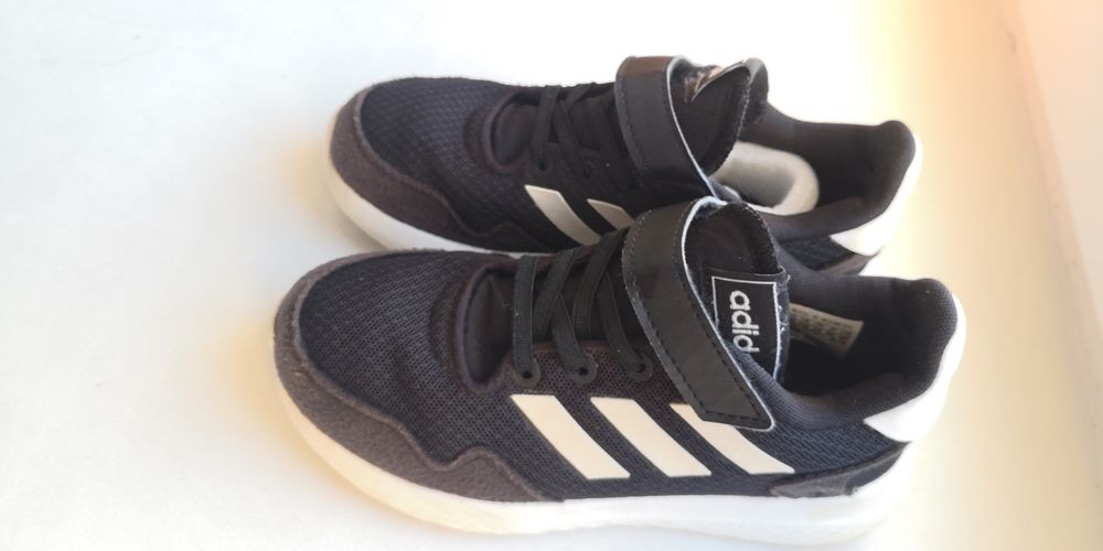 Кросівки Adidas 31 розмір, устілка 20 см