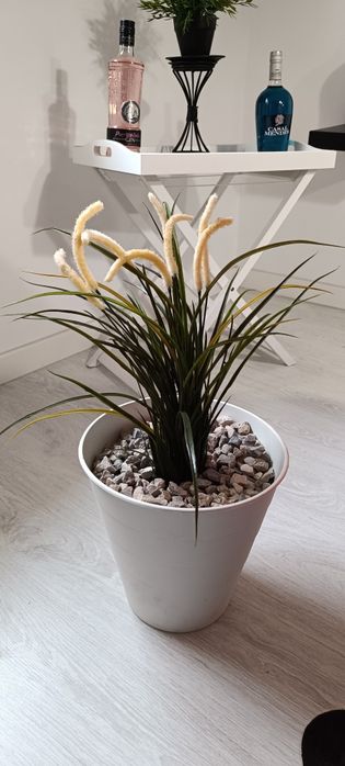 Vaso com planta artificial