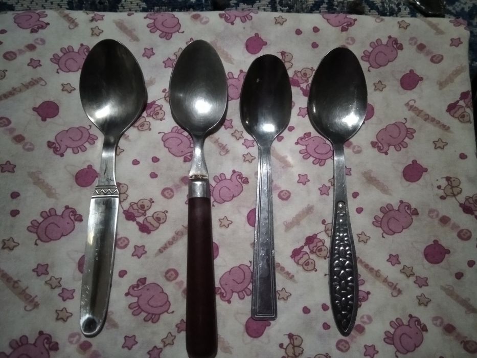 Ложки и вилки разные