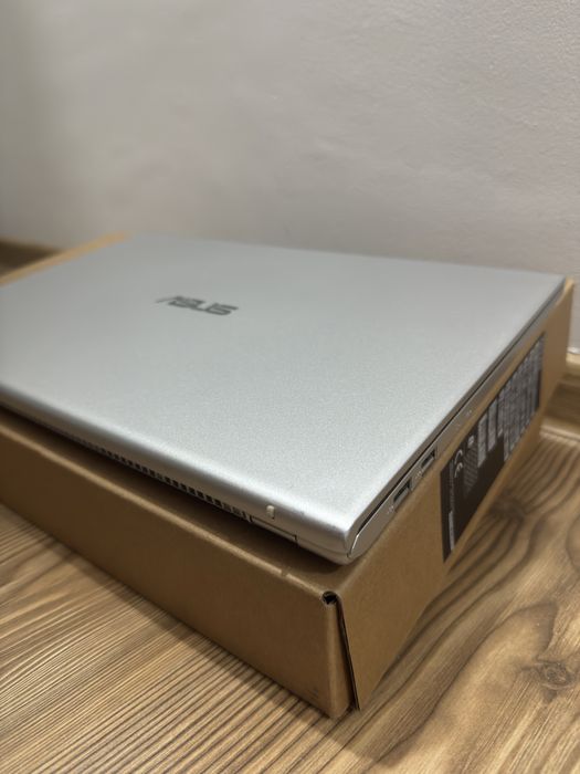 Laptop ASUS VivoBook 512GB SSD R5-3500U 8GB RAM 15.6"