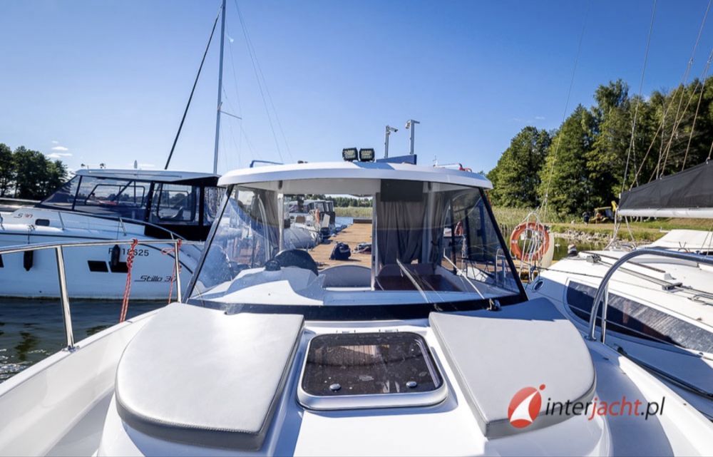 Wynajem Czarter  Janmor 700