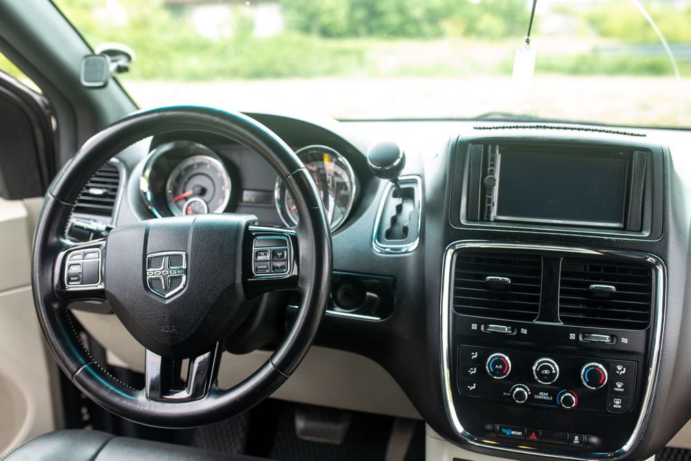 Продам Dodge Grand Caravan
