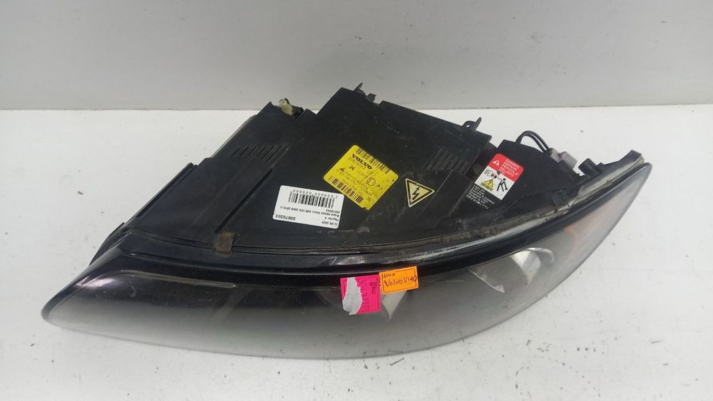 Фара левая Volvo S40 V50 2006-2010 30678203