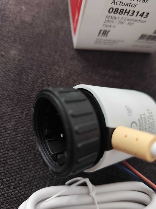 Napęd termiczny Danfoss o nr. katal 088H3143 do wkładek zawor. M30x1,5