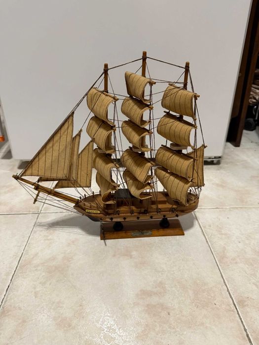 Barco em miniatura (vintage)