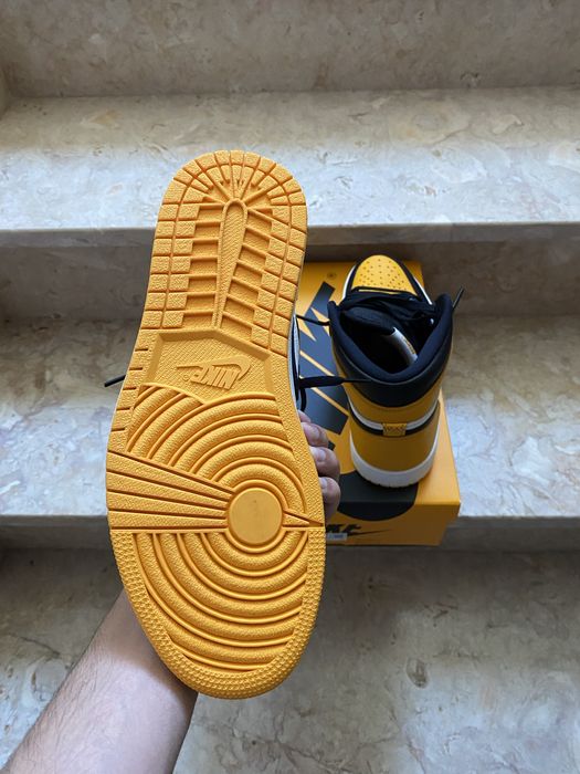 Air Jordan 1 High "Taxi"