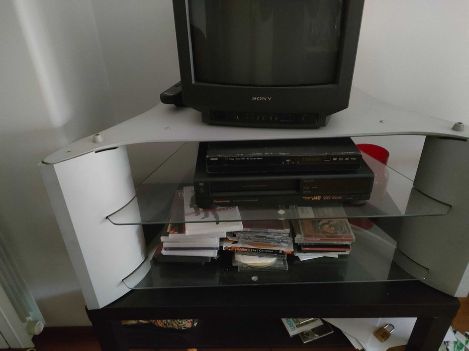 Móvel TV em bom estado