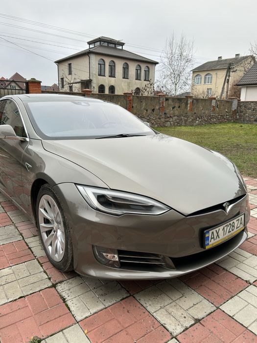 Tesla Model S 90d 2016