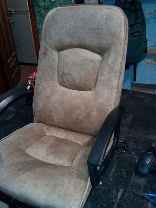 Перетяжка офісного крісла