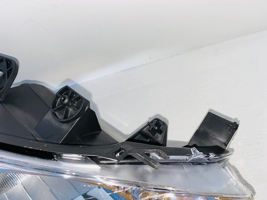 Farol Direito Citroen Berlingo - 2008 / 2012