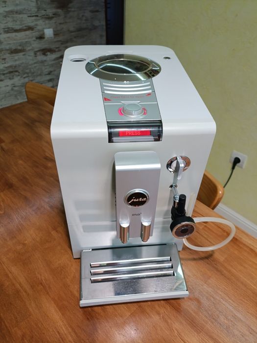 Продам кавомашину Jura Ena