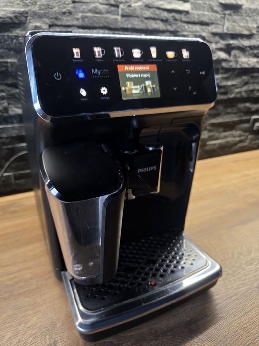 Ekspres do kawy Philips LatteGo 5400 Black