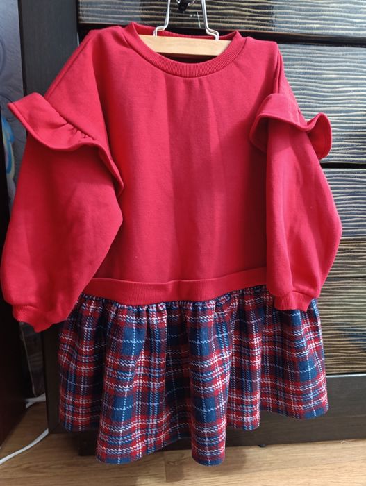 Тепленька сукня Некст на 4-5 років