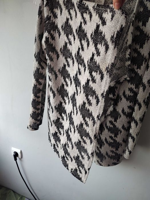 Sweterek wygodny kardigan w łatki r. S