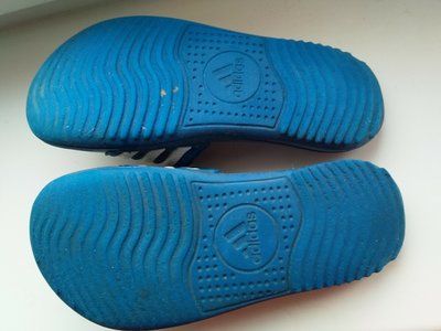 Сланцы,шлепанцы Adidas оригинал,30р,по стельке 18.2см