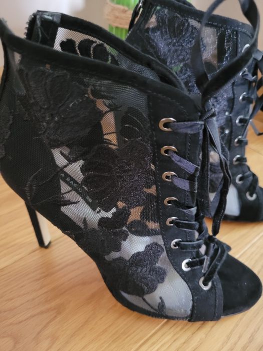 Botki/ czółenka  koronkowe r. 36 zara nowe