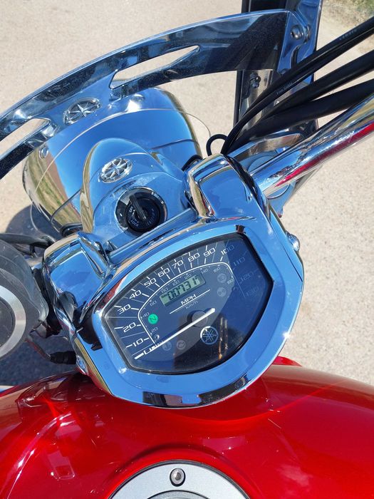 Super motocykl Yamaha XVS 1300