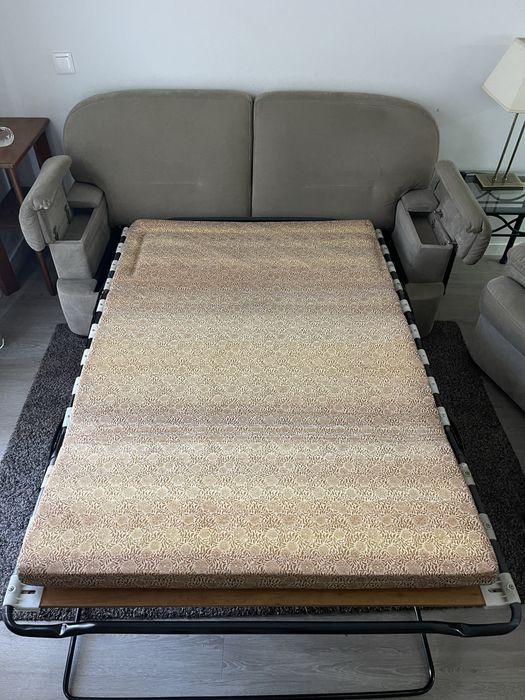 Conjunto de sofá cama e poltrona