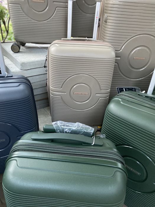 Валіза Three Birds ,преміум якість. Великий асортимент різних валіз.