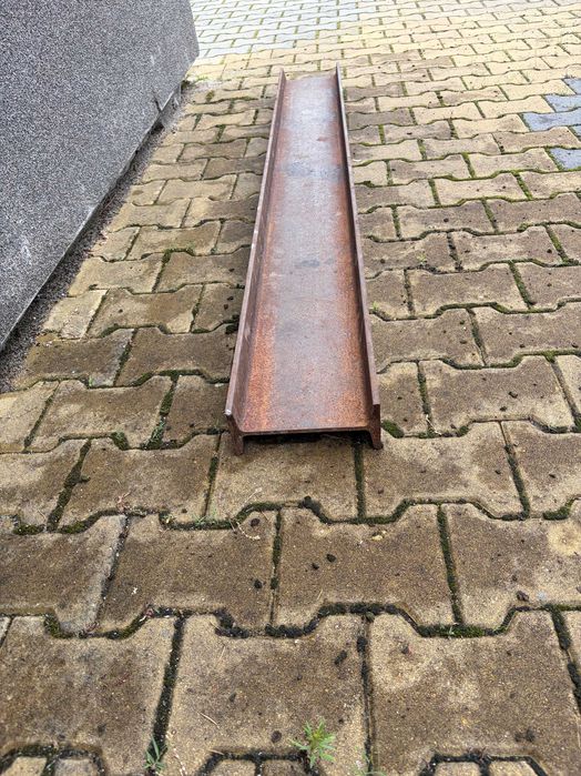 Dwuteownik stalowy 200