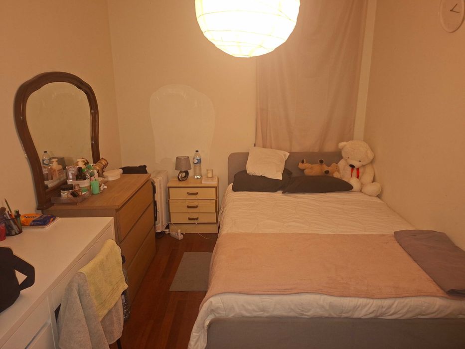 Alugo bom quarto no Porto