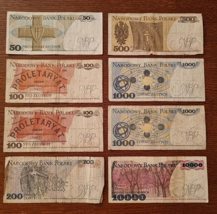 Banknoty PRL  w segregatorze