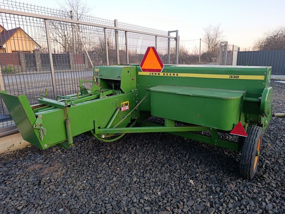 Продам прес підбирач, прес подборщик, тюкопрес  JOHN DEERE 332
