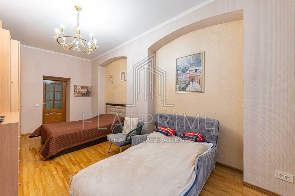 Без% Продаж 3-х кімнатної квартири, 135 м2, вул. Назарівська, 9