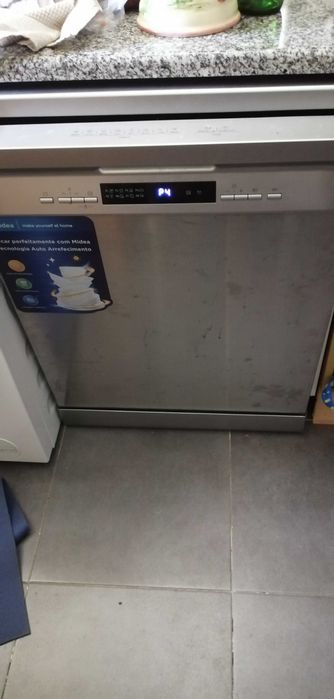 Máquina de lavar loiça c/abertura automática de porta classe A da Mídea com avaria